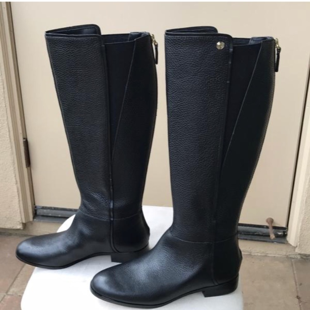 flat heel. Knee high boots